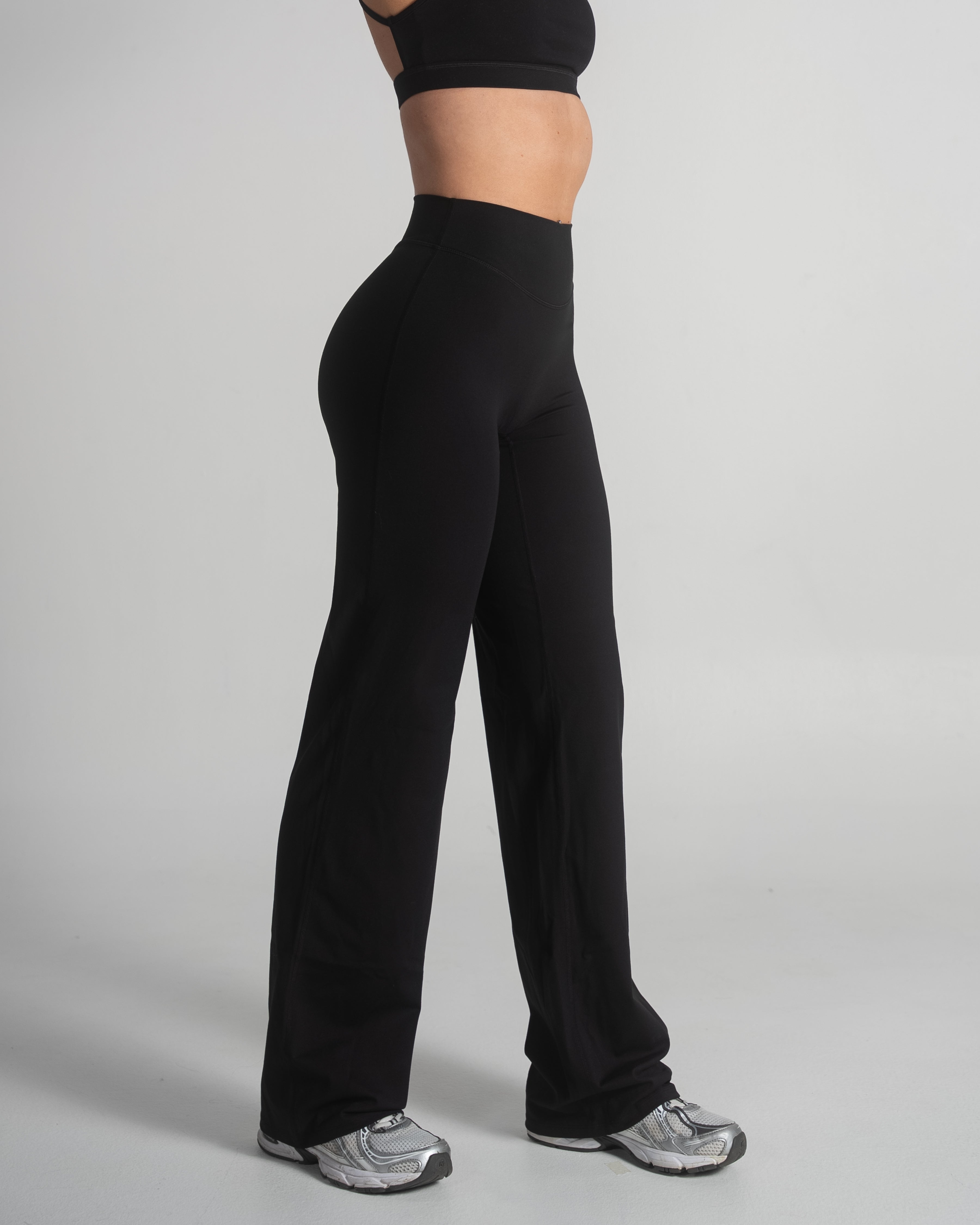 Timeless Soft Straight Pants - Black