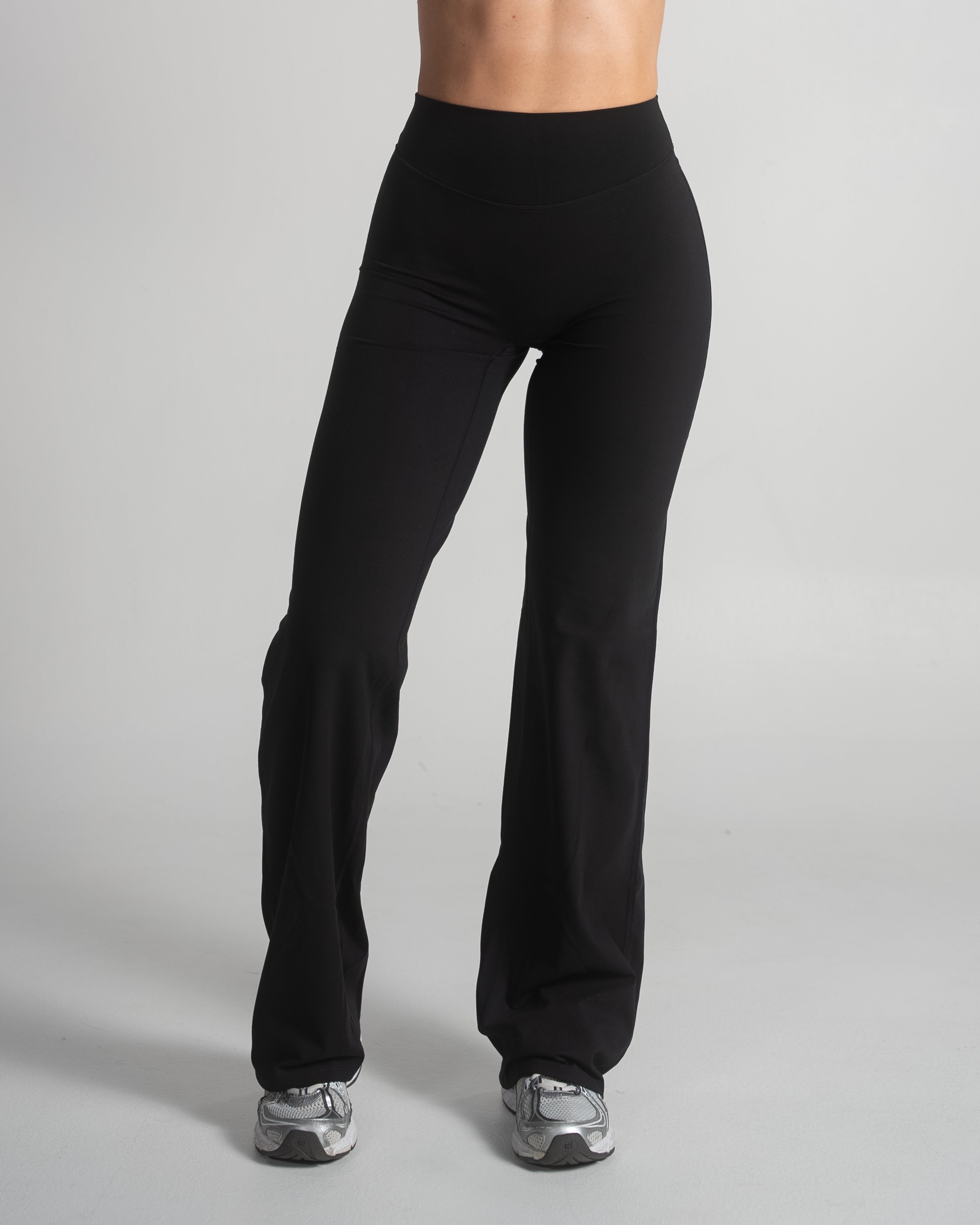 Timeless Soft Straight Pants - Black